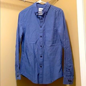 Goodfellow Blue woven button down size small